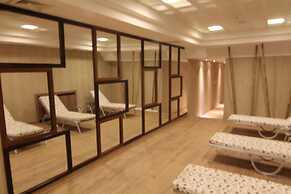 Iris Hotel & Spa