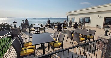 Iris Hotel & Spa