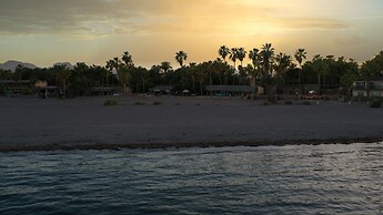 Hotel Oasis