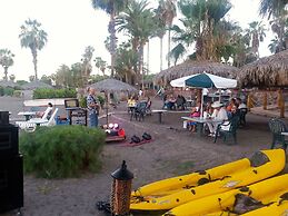 Hotel Oasis