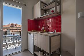 Sunshine Apartments