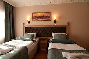 Blue Tuana Hotel