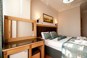 Blue Tuana Hotel