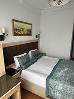 Blue Tuana Hotel