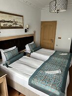 Blue Tuana Hotel
