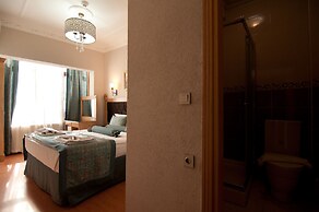 Blue Tuana Hotel