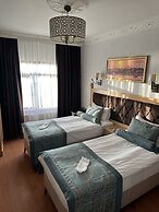 Blue Tuana Hotel