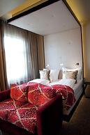 Home Hotel Folketeateret