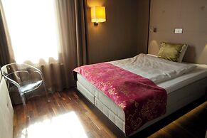 Home Hotel Folketeateret