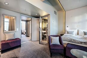 Home Hotel Folketeateret
