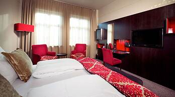Home Hotel Folketeateret