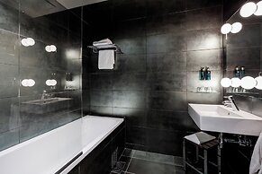 Home Hotel Folketeateret