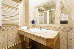 Hotel Boutique Reina Mora