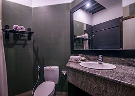 Nugraha Lovina Seaview Resort & Spa