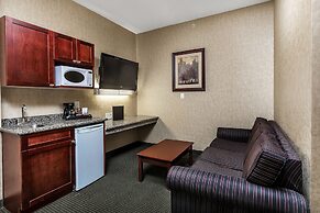 Redwood Inn & Suites - Grande Prairie