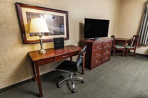 Redwood Inn & Suites - Grande Prairie