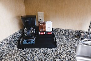 Redwood Inn & Suites - Grande Prairie