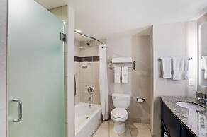 Best Western Plus Marina Gateway Hotel