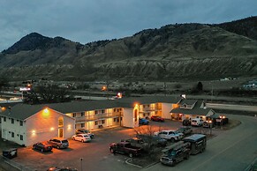 The Ranchland Inn