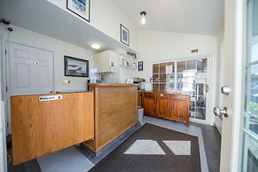 The Ranchland Inn