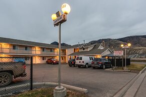 The Ranchland Inn
