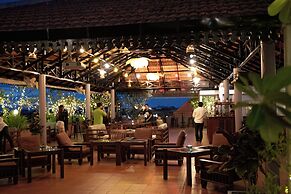 The Suite By Royal Crown Hotel