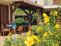 Hullám Villa