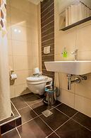 Aris Hotel
