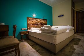 Aris Hotel