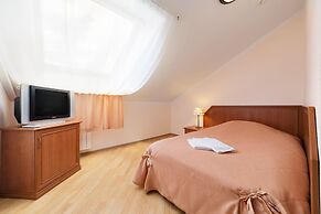 Hotel Monplaisir
