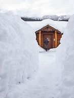 Glacier House Resort