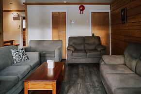 Glacier House Resort