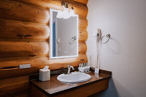 Glacier House Resort