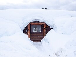 Glacier House Resort