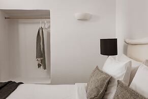 Aqua Luxury Suites