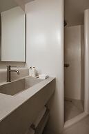 Aqua Luxury Suites