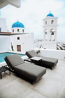 Aqua Luxury Suites