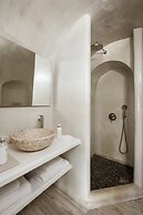 Aqua Luxury Suites