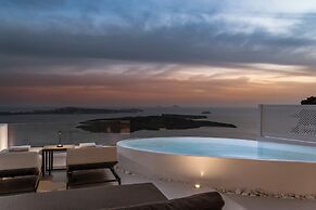 Aqua Luxury Suites