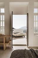 Aqua Luxury Suites