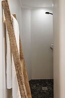 Aqua Luxury Suites