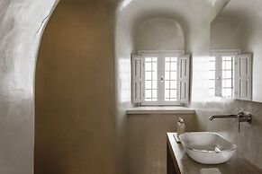 Aqua Luxury Suites