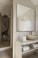 Aqua Luxury Suites