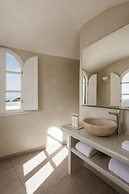 Aqua Luxury Suites