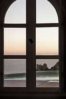 Aqua Luxury Suites
