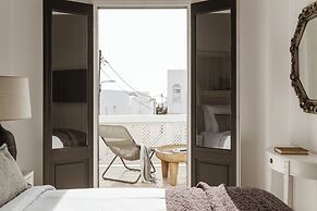 Aqua Luxury Suites