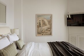 Aqua Luxury Suites