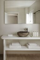 Aqua Luxury Suites