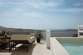 Aqua Luxury Suites