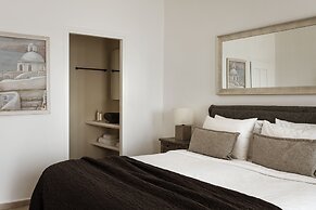 Aqua Luxury Suites